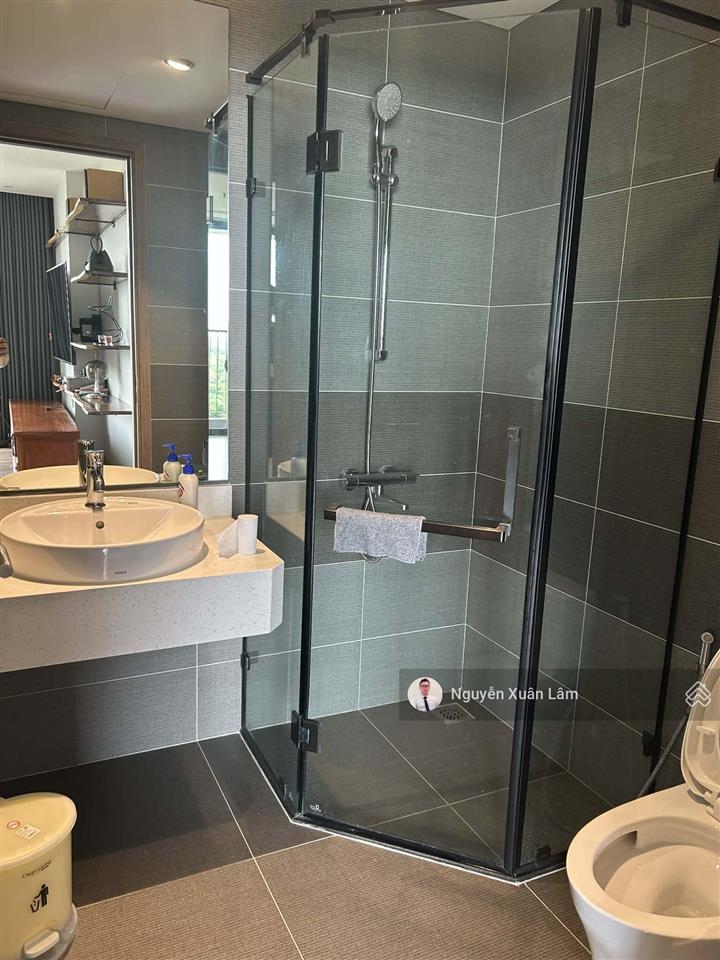 Cần cho thuê 94m2 full đồ view nhìn hồ thiên nga đẹp, giá rẻ 15 triệu/th land mark  ecopark