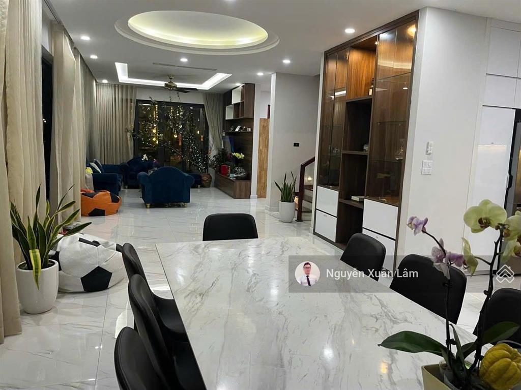Cần cho thuê 220m² full đồ đẹp vị trí kim cương giá rẻ 35 triệu/th mimosa  ecopark