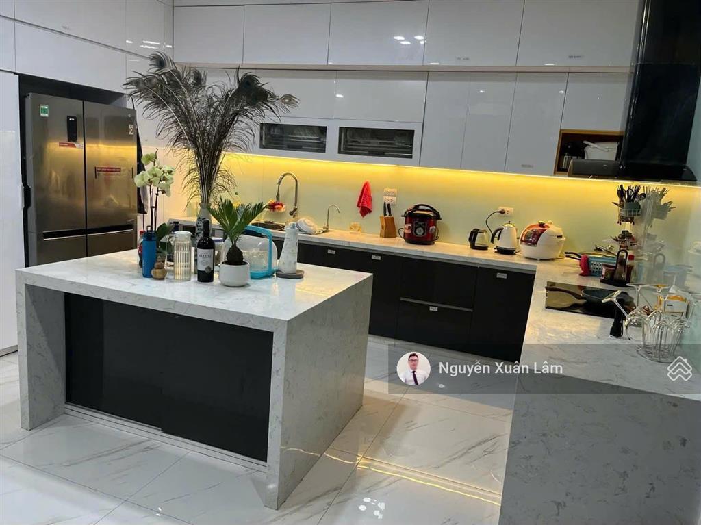 Cần cho thuê 220m² full đồ đẹp vị trí kim cương giá rẻ 35 triệu/th mimosa  ecopark
