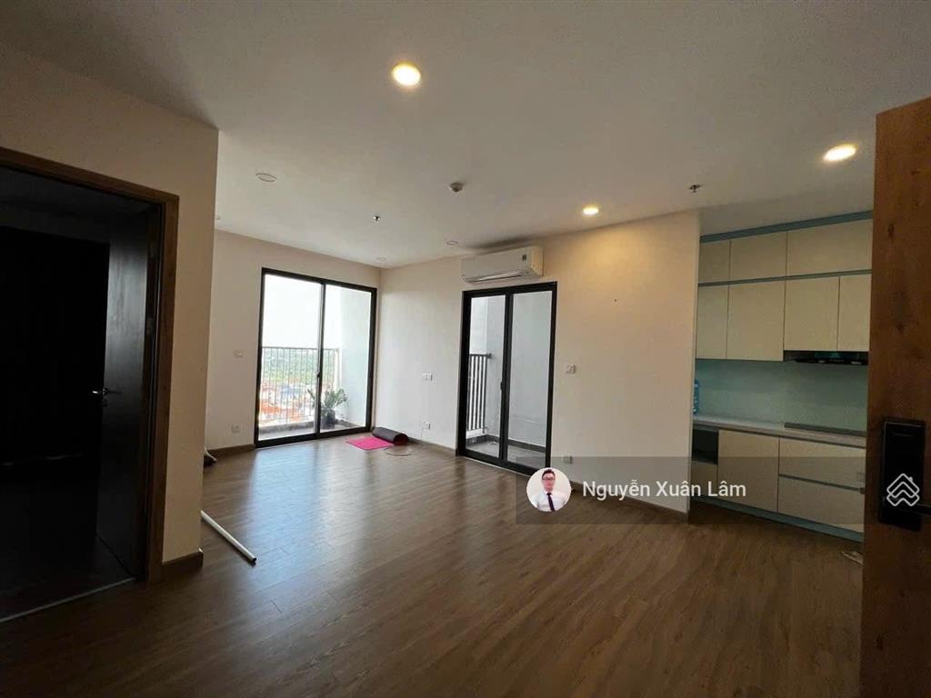 Cần cho thuê 68m2 đồ cơ bản bếp rèm view đẹp giá rẻ 6,5 triệu oasis  ecopark