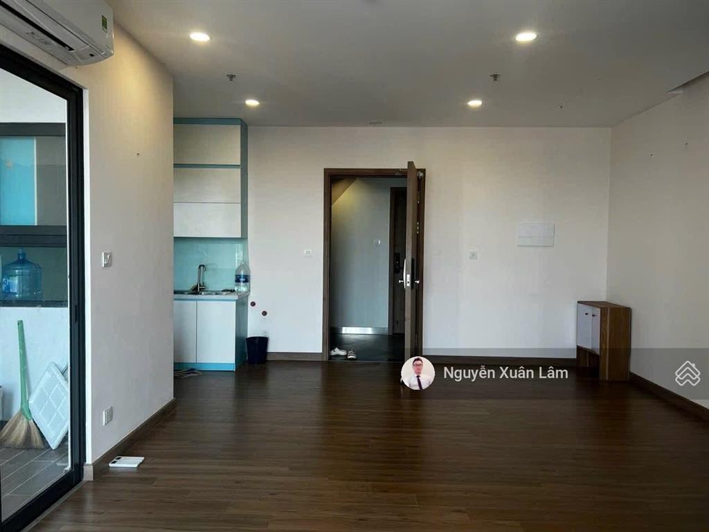 Cần cho thuê 68m2 đồ cơ bản bếp rèm view đẹp giá rẻ 6,5 triệu oasis  ecopark