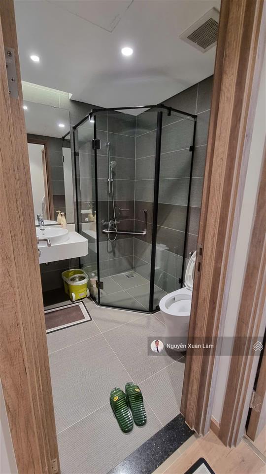 Cần cho thuê 74m2 full đồ đẹp mới view nhìn hồ sân golf long lanh, giá 15,5 tr/th landmark ecopark