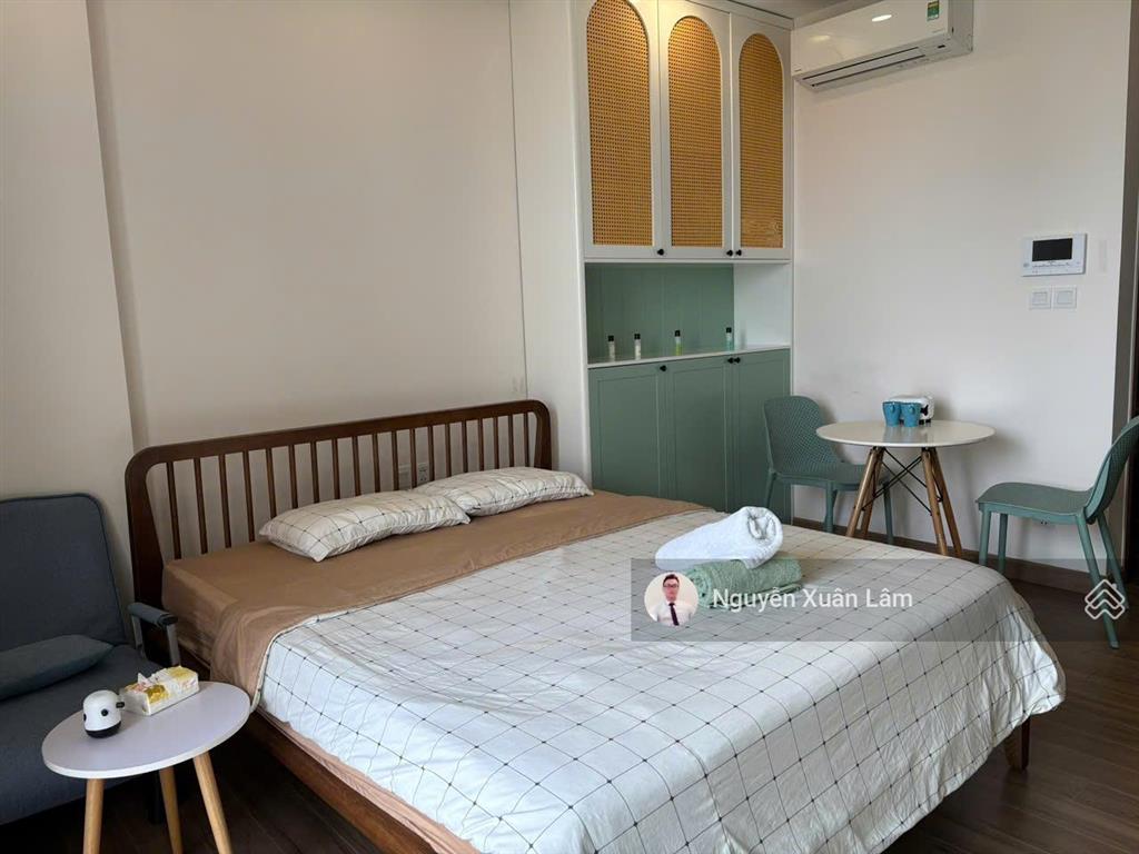 Cần bán căn 30m2 full đồ view nhìn đảo siêu đẹp hướng đn, giá rẻ 2.1 tỷ bao phí oasis  ecopark