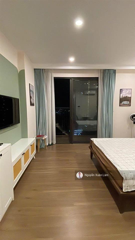 Cần bán căn 30m2 full đồ view nhìn đảo siêu đẹp hướng đn, giá rẻ 2.1 tỷ bao phí oasis  ecopark