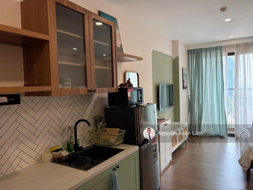 Cần bán căn 30m2 full đồ view nhìn đảo siêu đẹp hướng đn, giá rẻ 2.1 tỷ bao phí oasis  ecopark