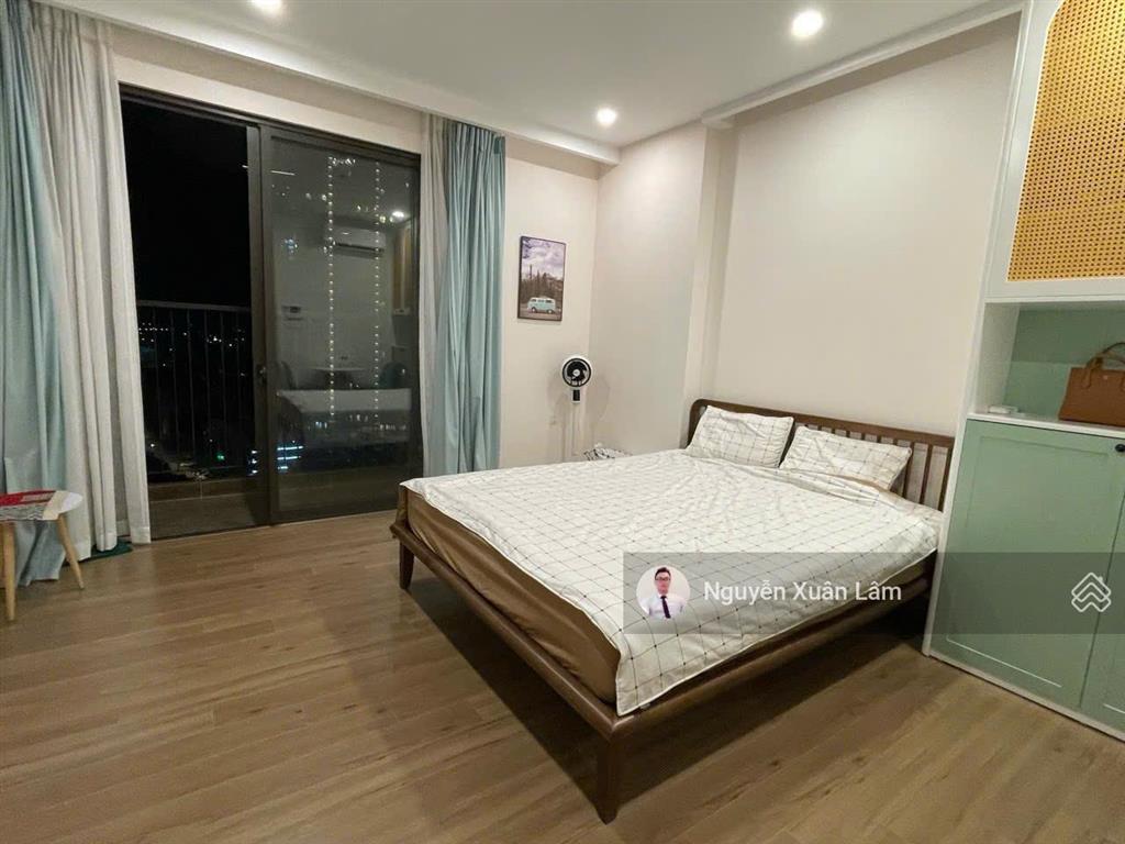 Cần bán căn 30m2 full đồ view nhìn đảo siêu đẹp hướng đn, giá rẻ 2.1 tỷ bao phí oasis  ecopark