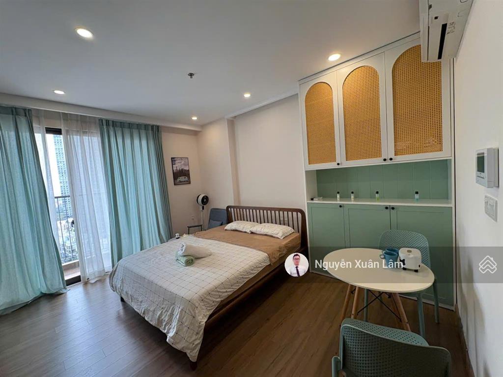 Cần bán căn 30m2 full đồ view nhìn đảo siêu đẹp hướng đn, giá rẻ 2.1 tỷ bao phí oasis  ecopark