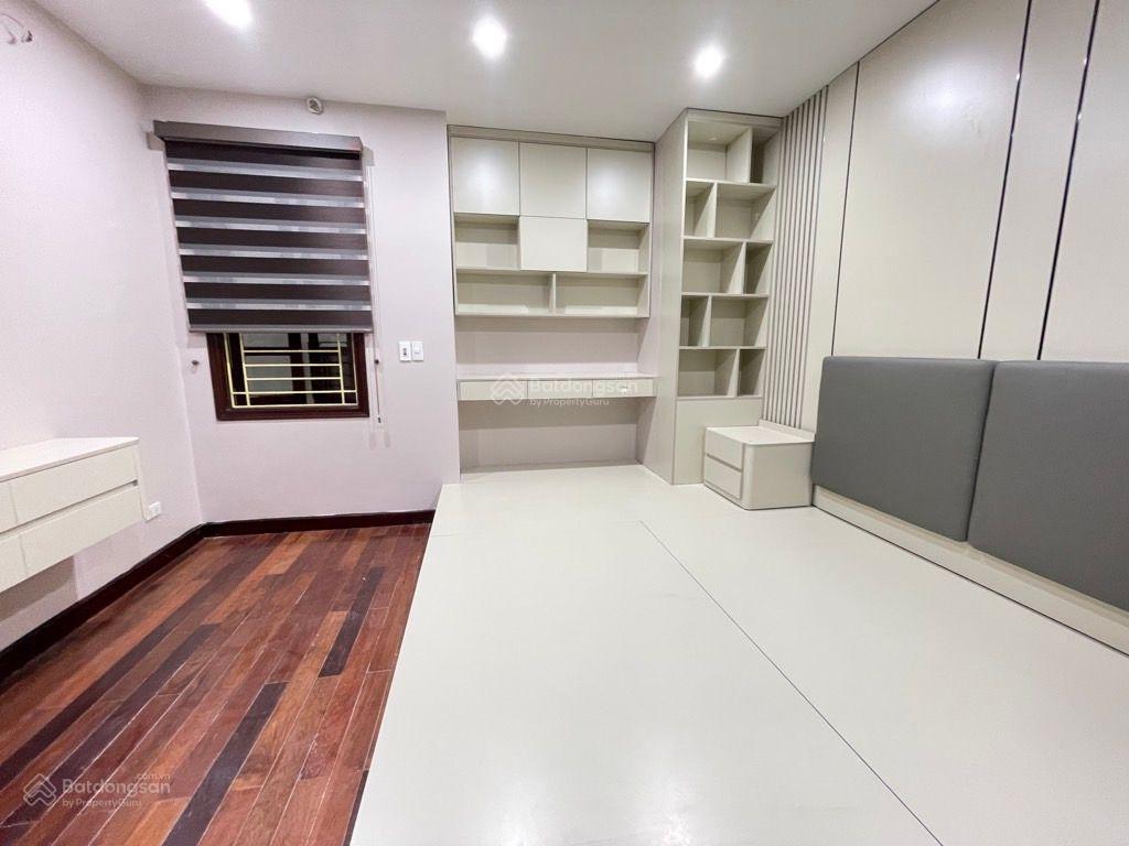 Giảm chào 1.5 tỷ bán gấp nhà mới phố minh khai, 33m2 5 tầng, thang máy, ô tô đỗ cửa.