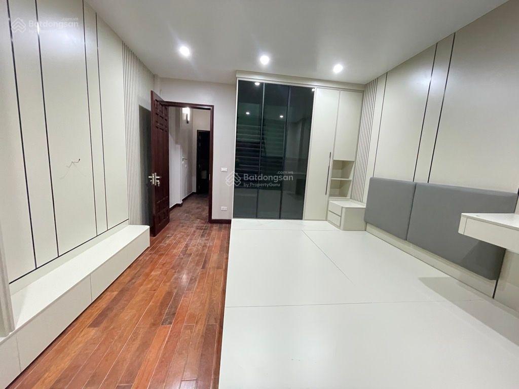 Giảm chào 1.5 tỷ bán gấp nhà mới phố minh khai, 33m2 5 tầng, thang máy, ô tô đỗ cửa.