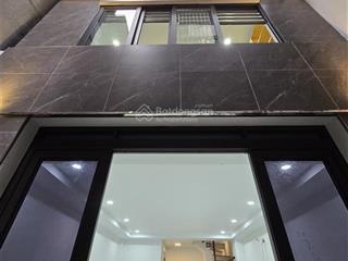 Bán gấp nhà mới thang máy 40 m2 6 tầng trường chinh, đống đa ngõ 3 gác cách phố 50m giá 11 tỷ