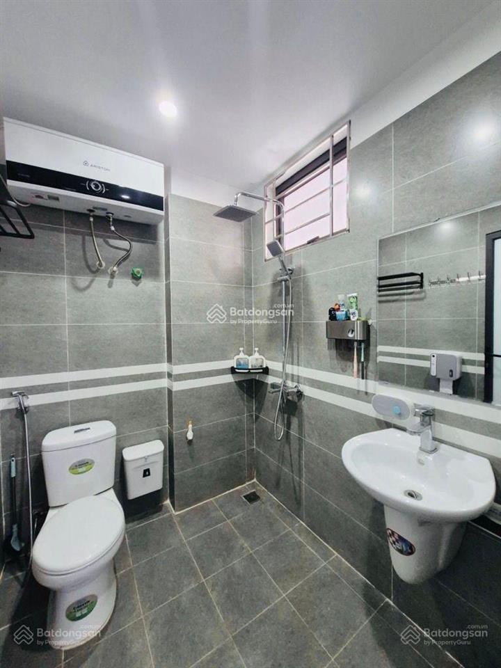 Nhà đẹp phố bạch mai  35 m2, 5 tầng, nội thất mới, nhà mặt ngõ, xe 3 gác đỗ cửa. giá 9.9 tỷ.