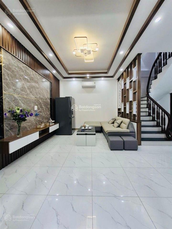 Nhà đẹp phố bạch mai  35 m2, 5 tầng, nội thất mới, nhà mặt ngõ, xe 3 gác đỗ cửa. giá 9.9 tỷ.