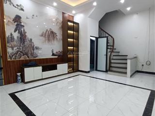 Bán nhà mới 40m2 5 tầng phố bạch mai, lô góc, cách 1 nhà ra mặt ngõ, cách mặt phố 50m. giá 9.5 tỷ.