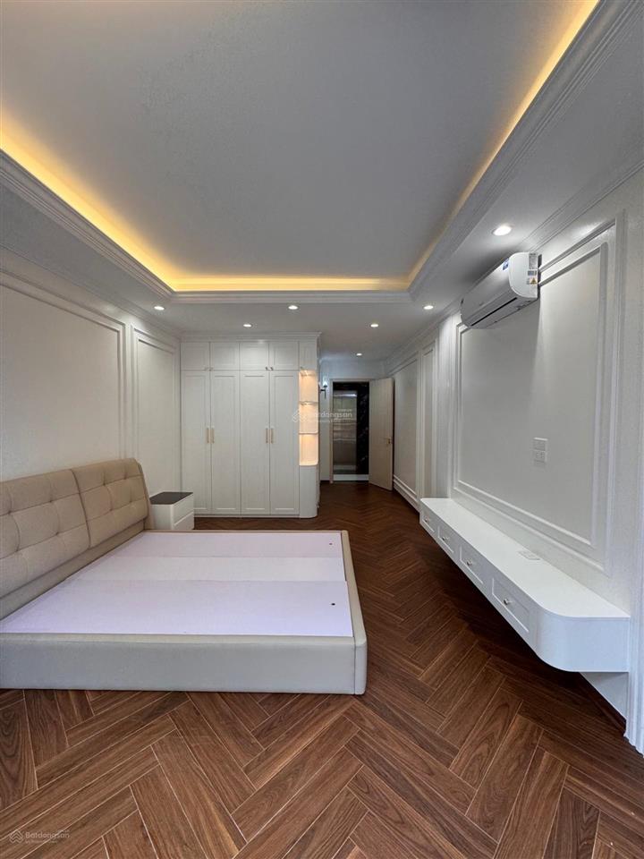 Siêu phẩm nhà mới phố lê thanh nghị  42m2 5 tầng, lô góc, thang máy, ngõ 3 gác, cách mặt phố 15m.