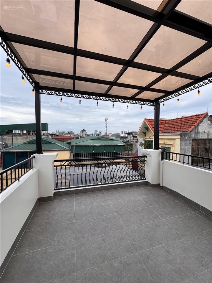 Siêu phẩm nhà mới phố lê thanh nghị  42m2 5 tầng, lô góc, thang máy, ngõ 3 gác, cách mặt phố 15m.