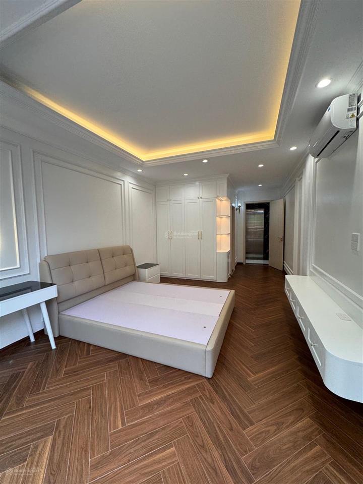 Siêu phẩm nhà mới phố lê thanh nghị  42m2 5 tầng, lô góc, thang máy, ngõ 3 gác, cách mặt phố 15m.