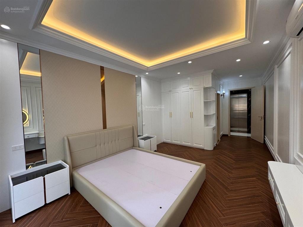 Siêu phẩm nhà mới phố lê thanh nghị  42m2 5 tầng, lô góc, thang máy, ngõ 3 gác, cách mặt phố 15m.