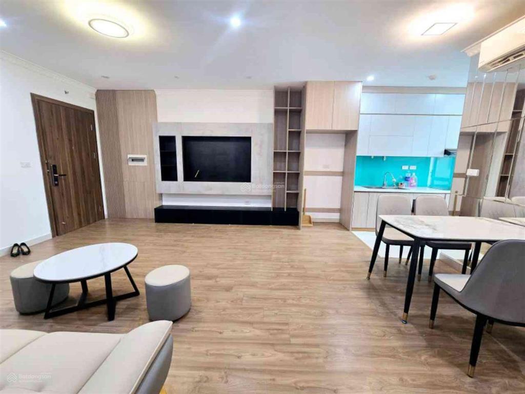 K35 tân mai căn góc 72m 2pn 2wc nhà đẹp ở ngay.