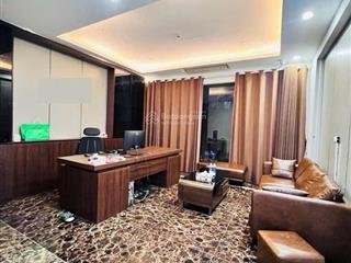 Nhà đẹp ở ngay  đường 24m  full nội thất  vỉa hè 6m  đường trước nhà 24m