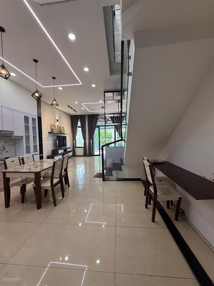 Cho thuê nhà phú mỹ, đường dx047, thủ dầu một 3pn, full nội thất, sân ô tô giá tốt chỉ 8 tr/tháng