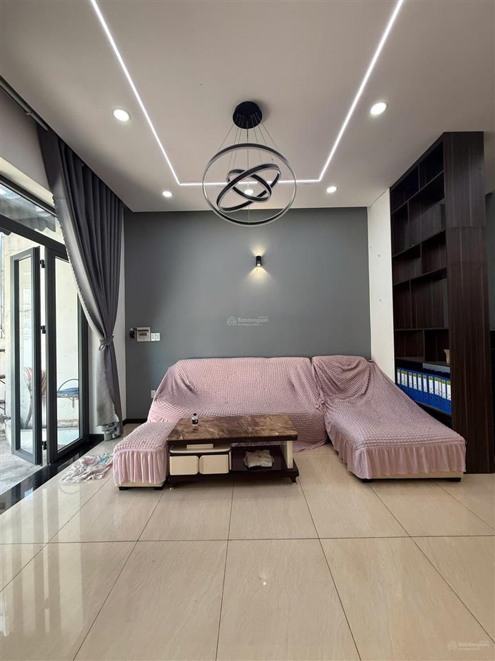Cho thuê nhà phú mỹ, đường dx047, thủ dầu một 3pn, full nội thất, sân ô tô giá tốt chỉ 8 tr/tháng