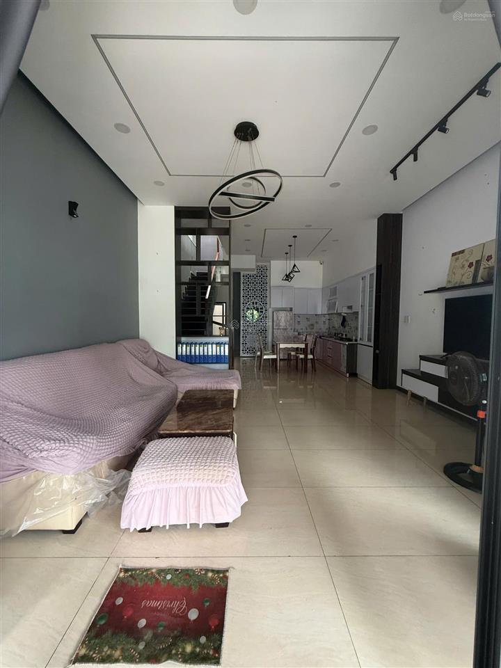 Cho thuê nhà phú mỹ, đường dx047, thủ dầu một 3pn, full nội thất, sân ô tô giá tốt chỉ 8 tr/tháng