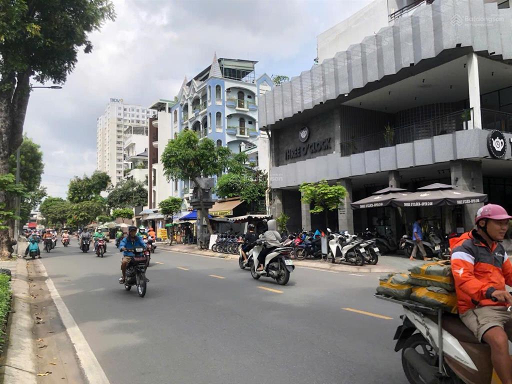 Siêu phẩm mt trần hưng đạo, quận 5  dt  8x21m  dòng tiền 250 triệu/tháng  giá 110 tỷ về 89 tỷ