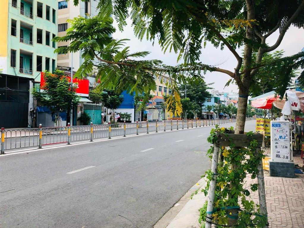 Mặt tiền trần hưng đạo ngang 8m giá 79 tỷ. cơ hội tốt, đừng để nhà đầu tư khác đi trước!