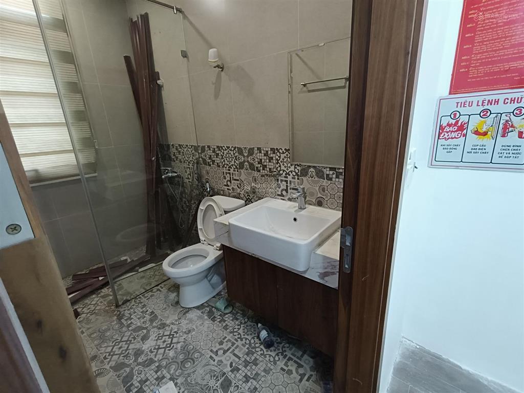 Cho thuê căn góc 3 mặt tiền kđt vinhomes green bay, lương thế vinh, dt 100m2, 4 tầng 1 hầm. 78tr/th