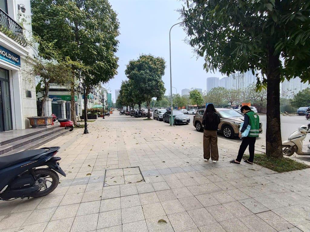 Cho thuê căn góc 3 mặt tiền kđt vinhomes green bay, lương thế vinh, dt 100m2, 4 tầng 1 hầm. 78tr/th