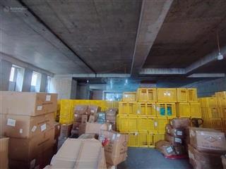 Cho thuê chân đế toà nhà ngã tư vạn phúc, hà đông, dt 600m2, mt 25, xe công, bảo vệ, 50tr/tháng