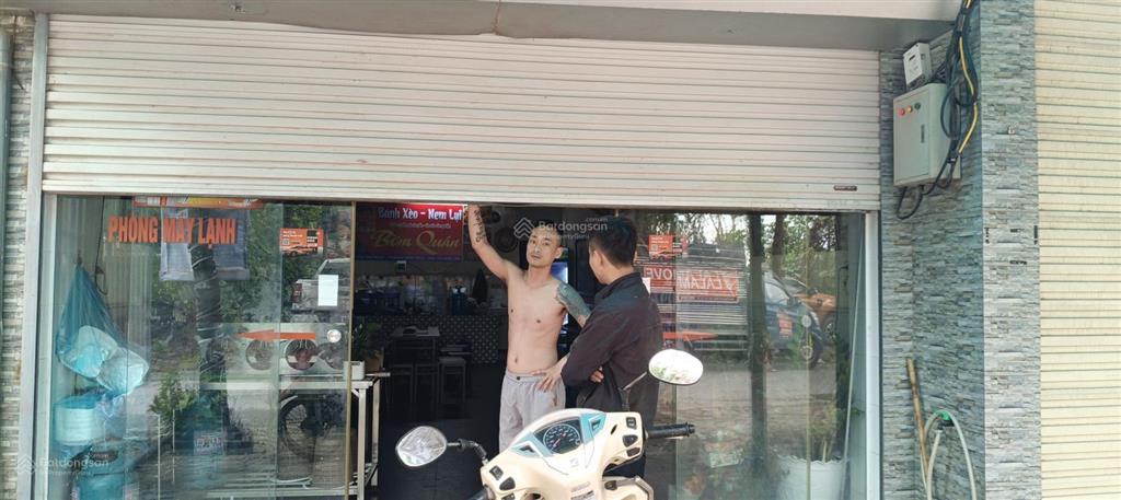 Cho thuê kho xưởng mặt đường phú minh, đầu văn tiến dũng, dt 150m2, điện 3fa, xe 15t, vỉa hè rộng