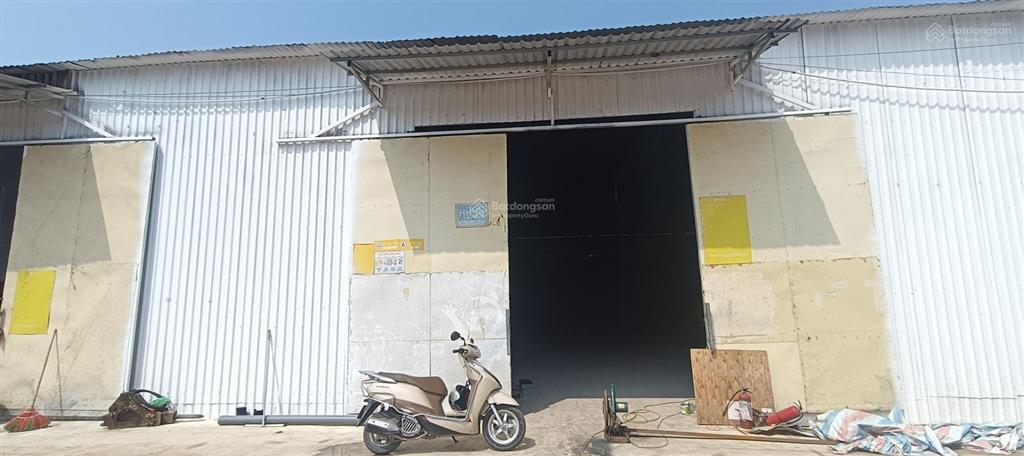 Cho thuê kho xưởng cổng làng la phù, hoài đức, dt 666m2, xe công vào, xuất vat, điện 3 pha, bảo vệ