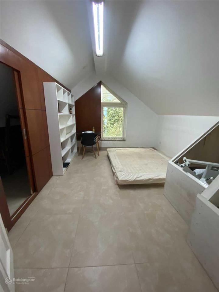 Cho thuê bt kđt mễ trì hạ, nam từ liêm, dt 220m2, mặt tiền 10m, 4 tầng, ô tô đỗ cửa 24/24, 50tr/th