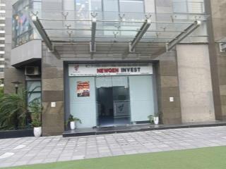 Bán mb chân đế chung cư toà vinata tower, cạnh tòa thăng long number one, dt 122,4m2, thông sàn