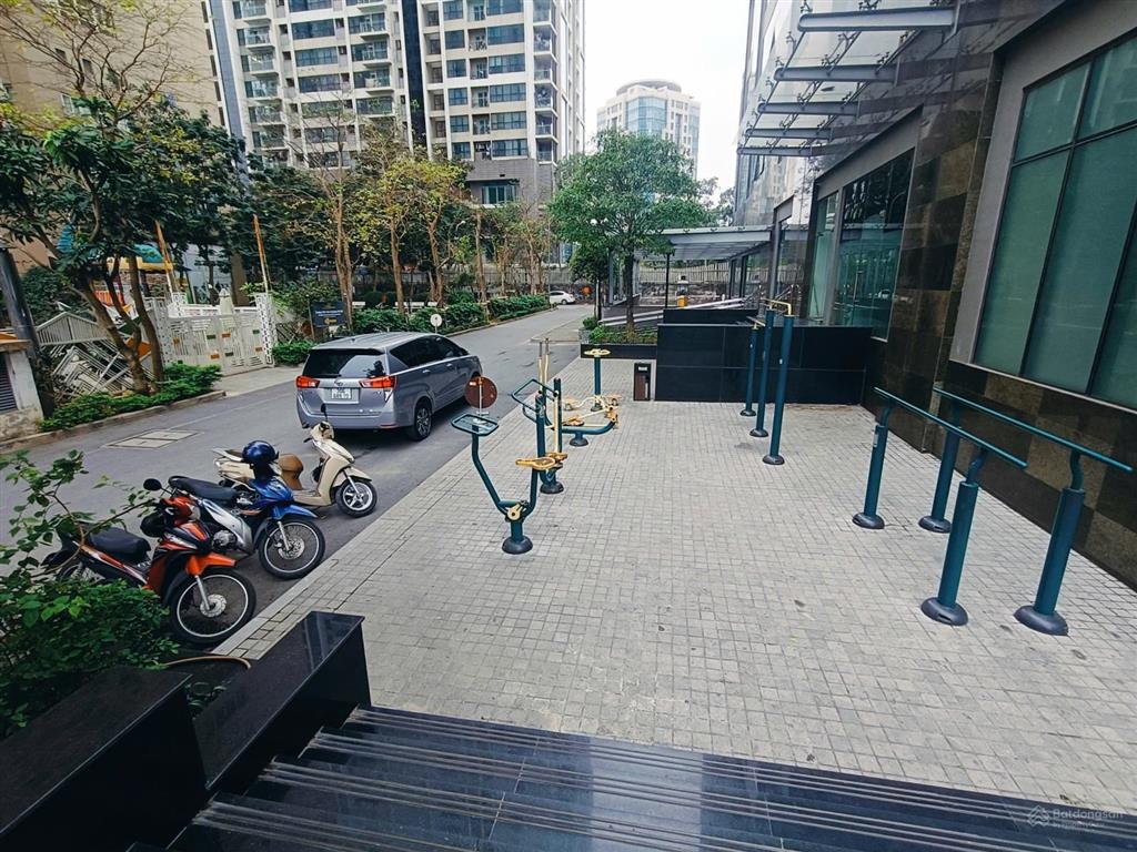 Bán mb chân đế chung cư toà vinata tower, cạnh tòa thăng long number one, dt 122,4m2, thông sàn