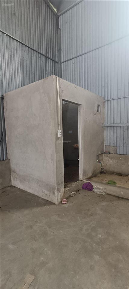 Cho thuê kho đường thụy phương, bắc từ liêm, dt 300m2, điện 3fa, xuất vat, xe công, bảo vệ. 75k/m2