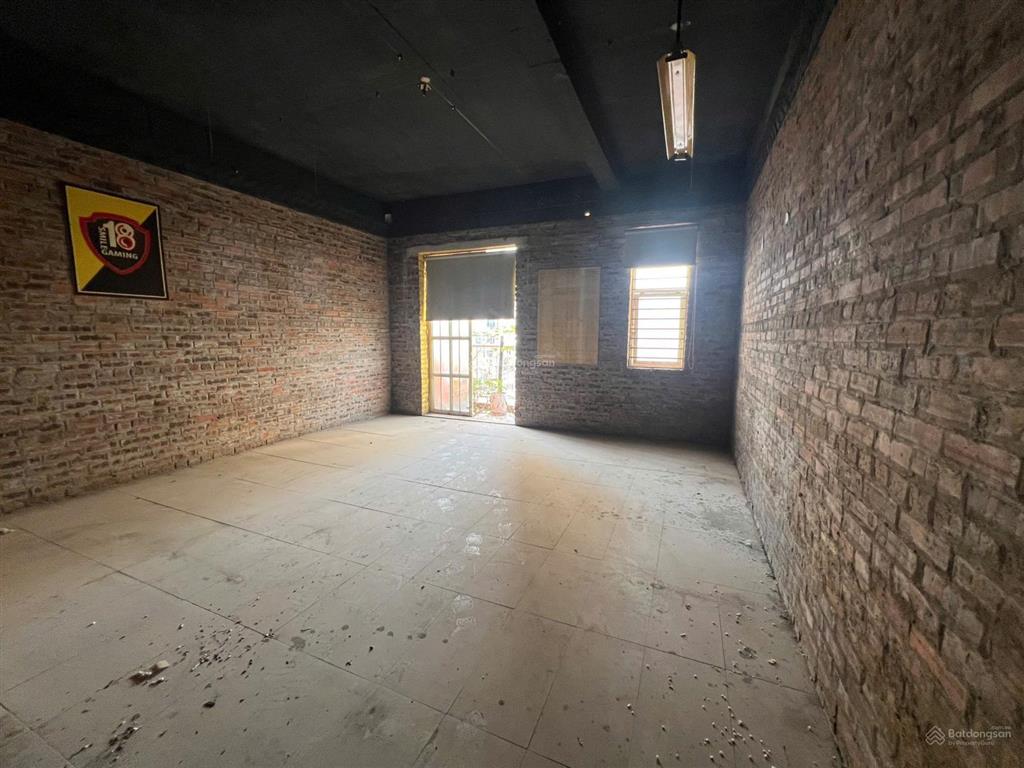 Cho thuê kho xưởng mặt đường nguyễn cảnh dị, dt đất 88m2, dt sử dụng 350m2, mt 6m, 16tr/tháng