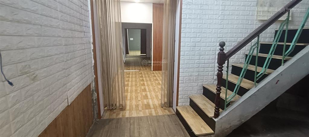Cho thuê nhà mặt phố thịnh liệt, ngay giáp bát, dt 130m, mặt tiền 5.5m, 3 tầng, sân rộng, 20tr/th