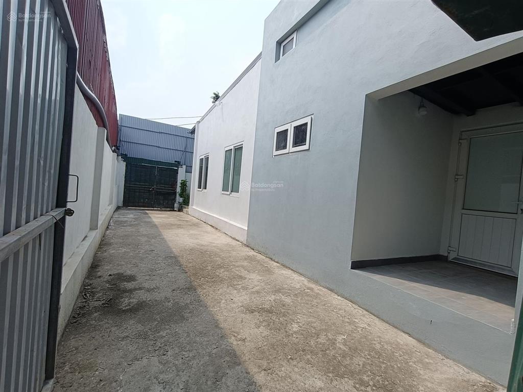 Cho thuê kho xưởng km14 đường đại lộ thăng long, an khánh, dt 800m2, 2 mặt tiền, xe công vào, 33tr