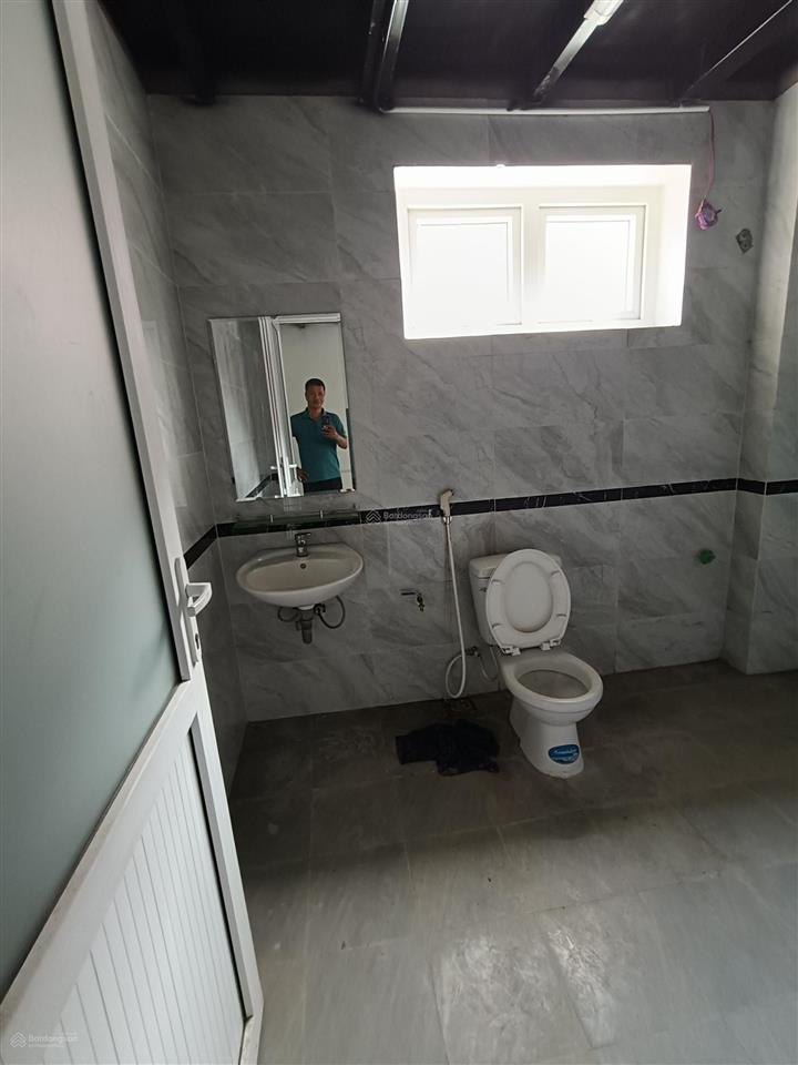 Cho thuê kho xưởng km14 đường đại lộ thăng long, an khánh, dt 800m2, 2 mặt tiền, xe công vào, 33tr