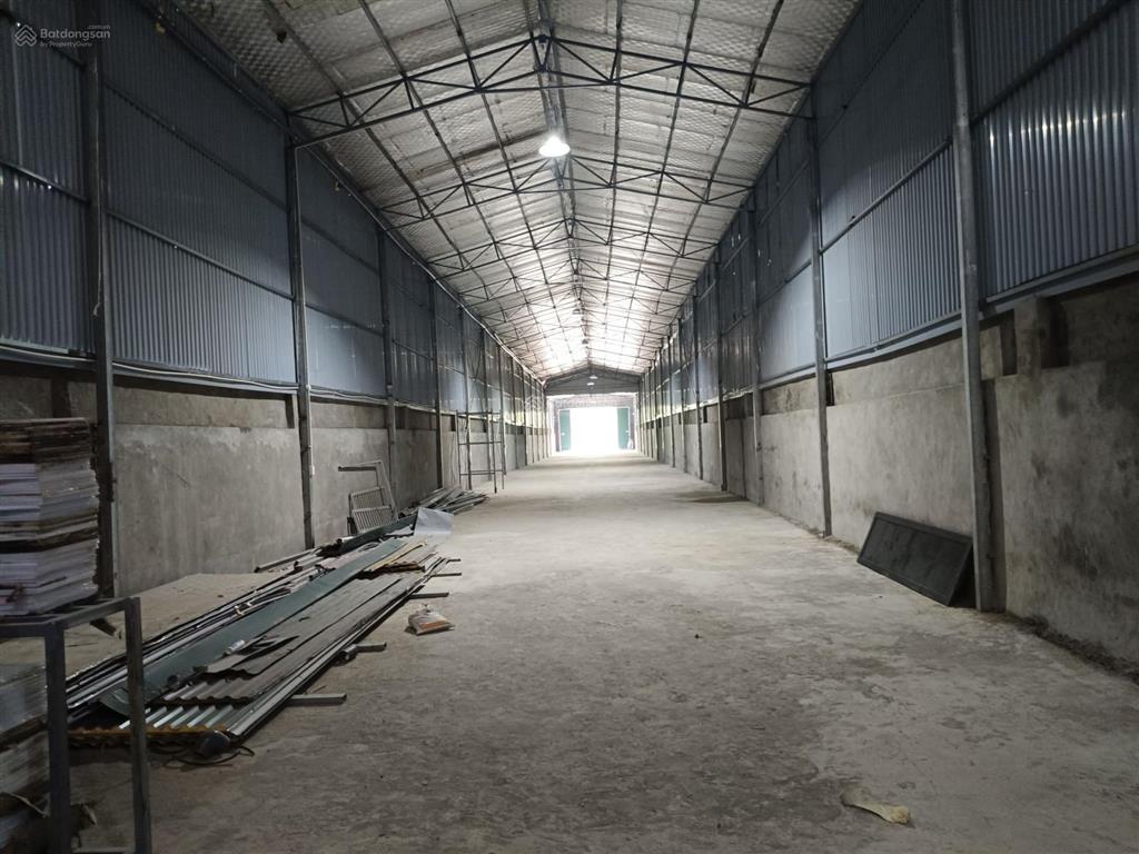 Cho thuê kho xưởng km14 đường đại lộ thăng long, an khánh, dt 800m2, 2 mặt tiền, xe công vào, 33tr