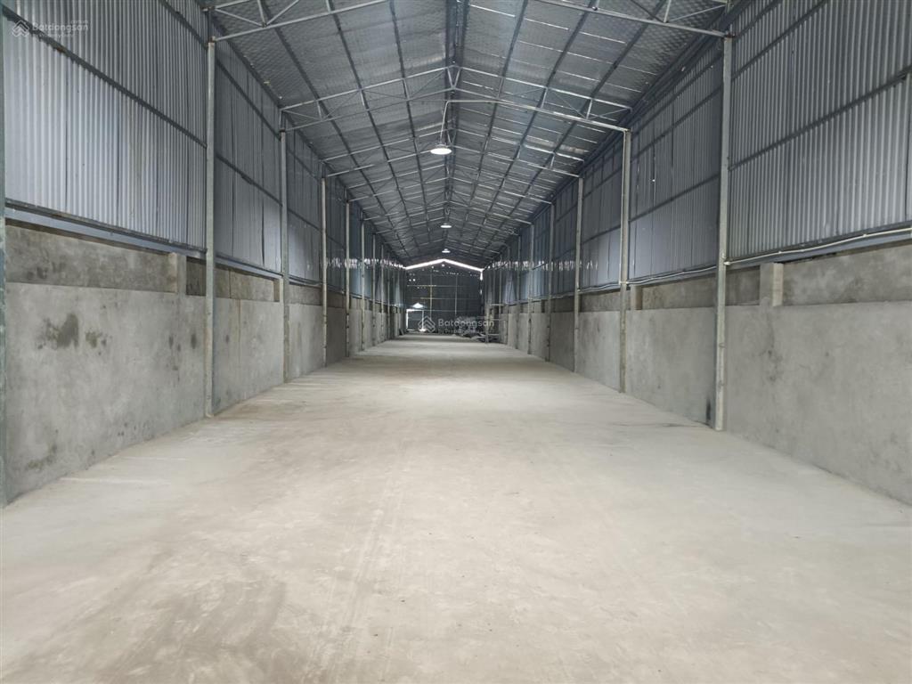 Cho thuê kho xưởng km14 đường đại lộ thăng long, an khánh, dt 800m2, 2 mặt tiền, xe công vào, 33tr