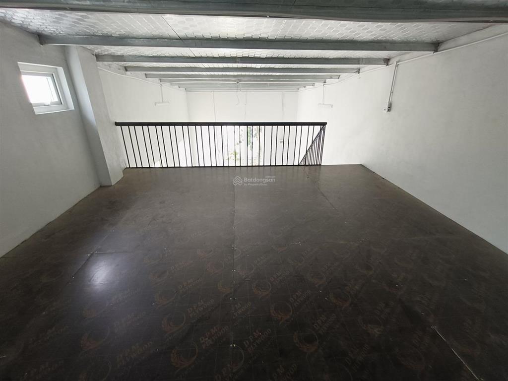 Cho thuê kho xưởng km14 đường đại lộ thăng long, an khánh, dt 800m2, 2 mặt tiền, xe công vào, 33tr