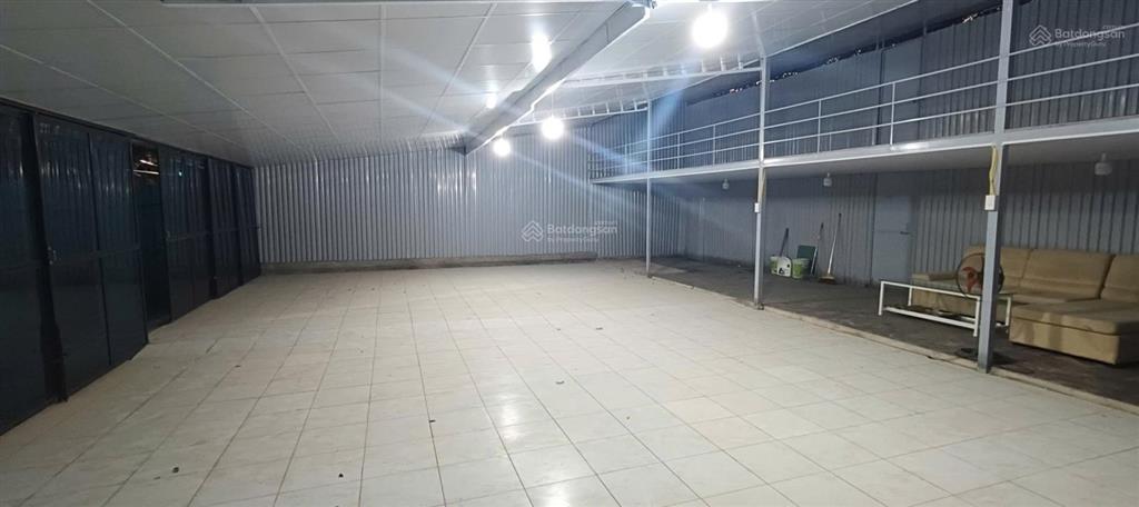 Cho thuê kho xưởng, cửa hàng đường tôn thất thuyết, cầu giấy, dt 1000m2 điện 3 pha, xe công đỗ cửa