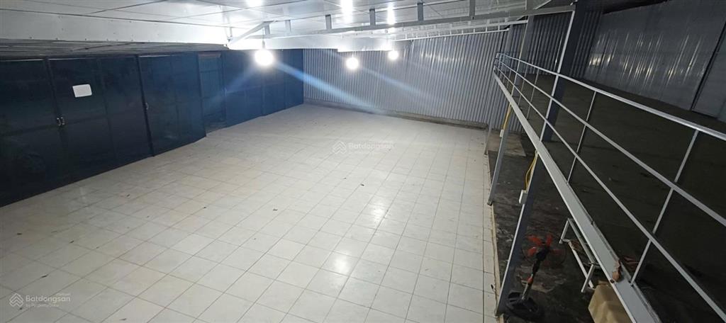 Cho thuê kho xưởng, cửa hàng đường tôn thất thuyết, cầu giấy, dt 1000m2 điện 3 pha, xe công đỗ cửa