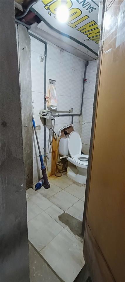 Cho thuê kho xưởng mặt đường hữu hưng, đại mỗ, dt 450m2, mái tôn chống nóng, điện 3 fa, xe công vào