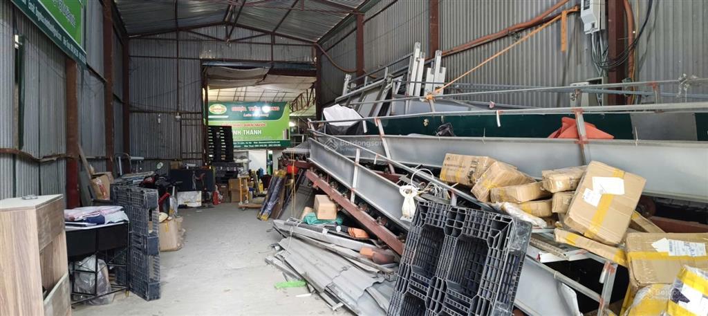 Cho thuê kho xưởng mặt đường hữu hưng, đại mỗ, dt 450m2, mái tôn chống nóng, điện 3 fa, xe công vào