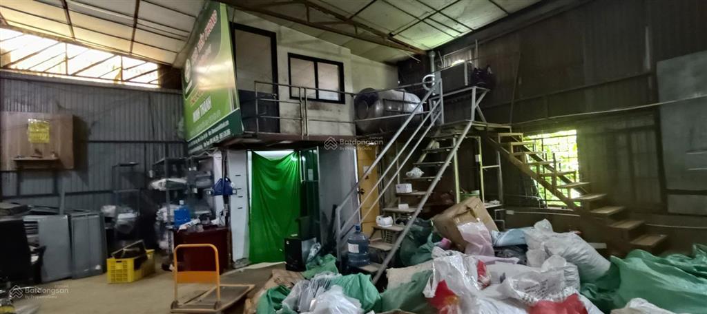 Cho thuê kho xưởng mặt đường hữu hưng, đại mỗ, dt 450m2, mái tôn chống nóng, điện 3 fa, xe công vào