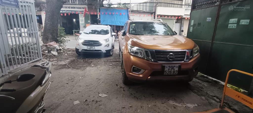Cho thuê kho xưởng mặt đường hữu hưng, đại mỗ, dt 450m2, mái tôn chống nóng, điện 3 fa, xe công vào